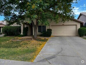 Building Photo - 4525 E Grovers Ave