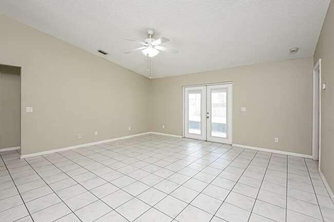 Building Photo - 362 Emerson Dr NW