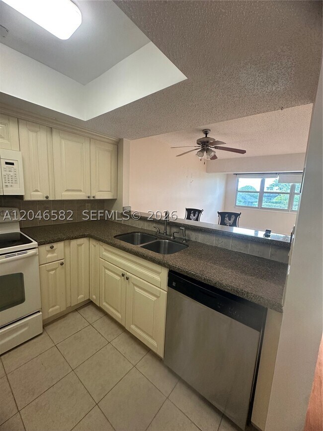 Foto del edificio - 9500 SW 3rd St