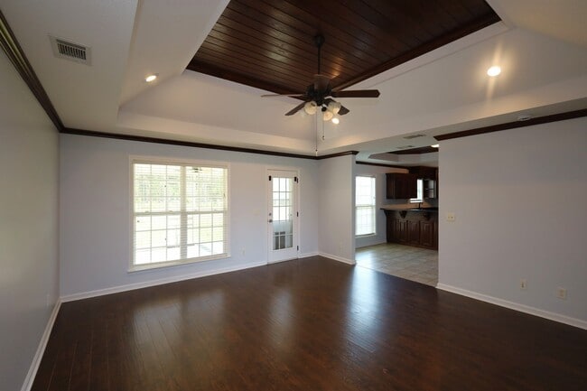 Building Photo - 124 Mill Pond Pl