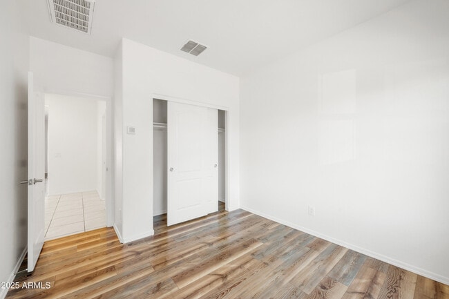 Foto del edificio - 2814 W Apollo Rd