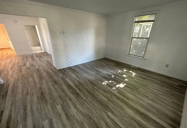 Building Photo - 314 E Ermina Ave