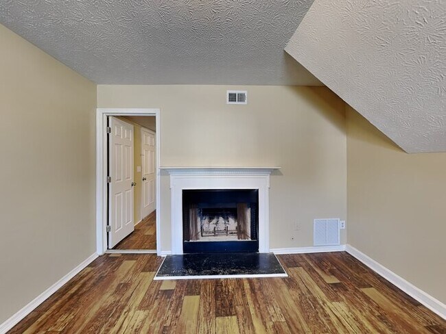 Foto del edificio - 6365 Peppermill Ln