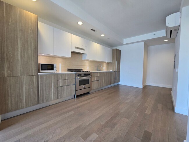 Foto del edificio - Luxury Urband Living - Top Level Linea Condo with 2 Bed / 2 Bath