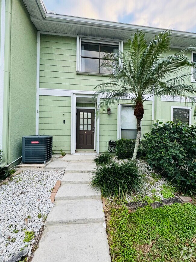 Summit Pines Apartments for Rent with a Yard West Palm Beach, FL 3