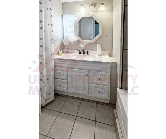 Building Photo - 3 bedroom 2 bathroom double wide for rent ...