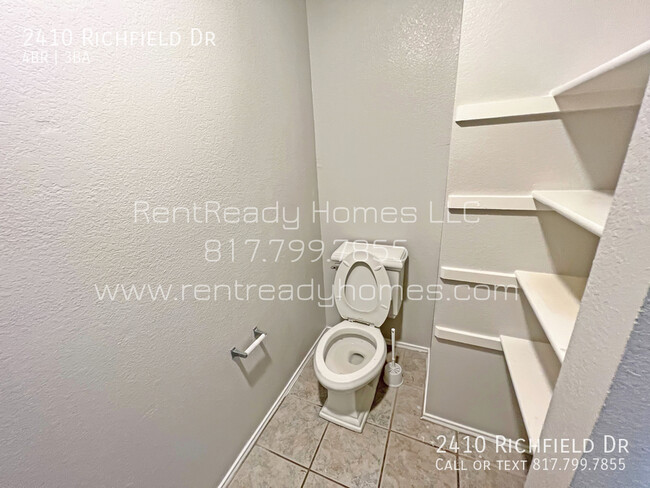 Building Photo - 2410 Richfield Dr