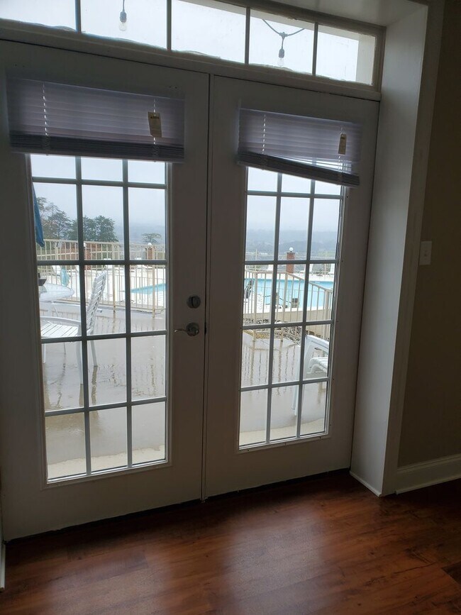 Building Photo - City of Maryville 37801 - 2 Bedrooms, 2 Bath Condo - Contact Karen Robertson (865) 454-7626
