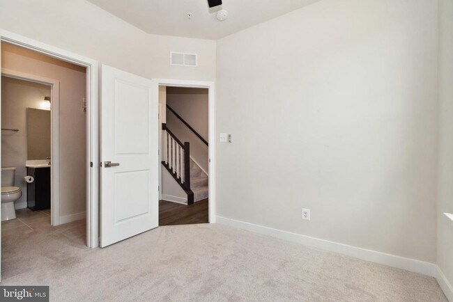 Foto del edificio - 7107 Sollers Point Rd