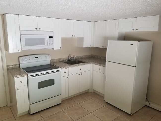 Building Photo - 911 W Portage St