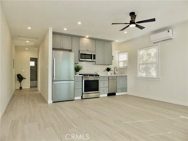 Foto del edificio - 2618 Lime Ave