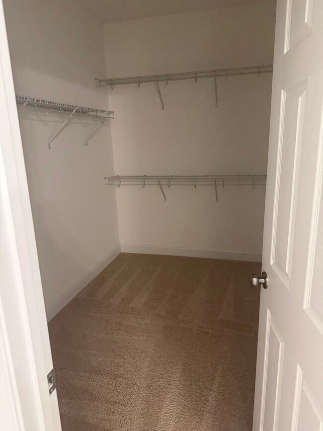 Foto del edificio - 7025 Leire Ln