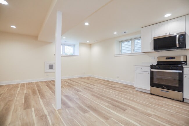 Foto del edificio - 2342 N Lawndale Ave