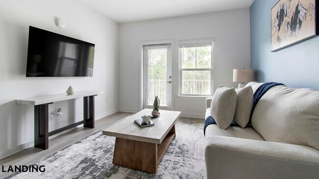 Foto del edificio - 12525 Tibbets Ln