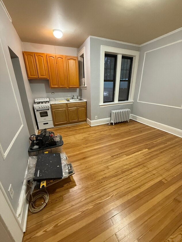 Building Photo - 303 E Webster Ave