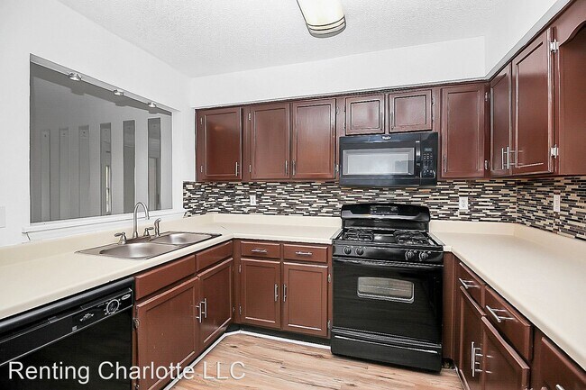 Building Photo - 2 br, 2 bath House - 6013 Pinebark Ct