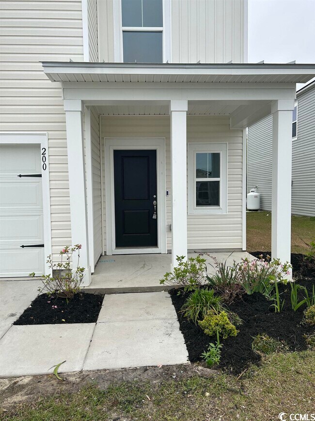 Building Photo - 200 Timber Oaks Dr