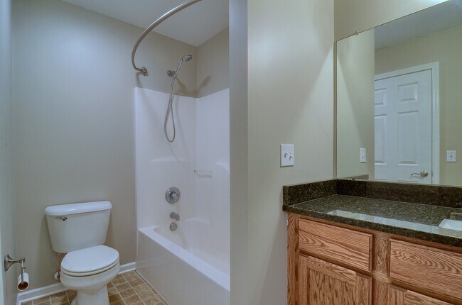 Building Photo - 2136 Knotty Pine