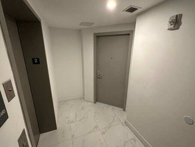 Foto del edificio - 488 NE 18th St