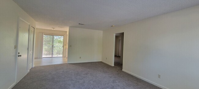 Foto del edificio - 1631 Bramble Pl