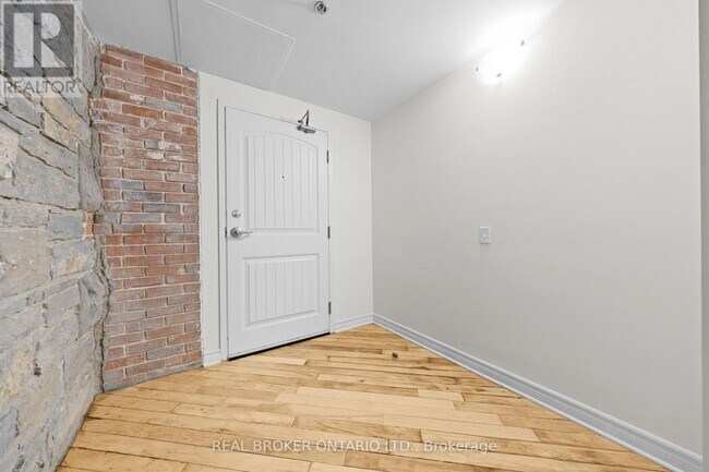 Photo du bâtiment - 150 Mill St