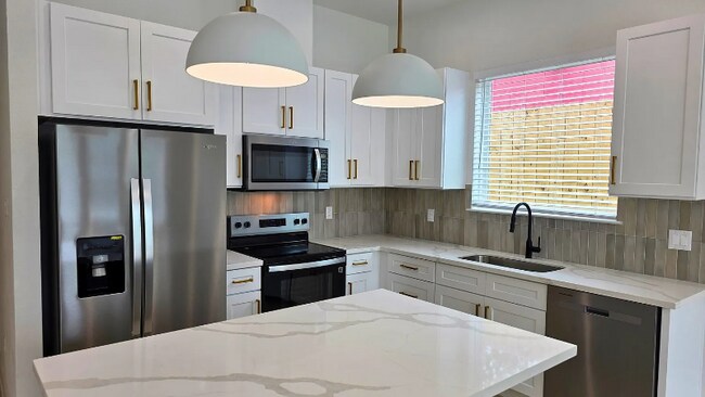 Foto del edificio - 6528 Weston St