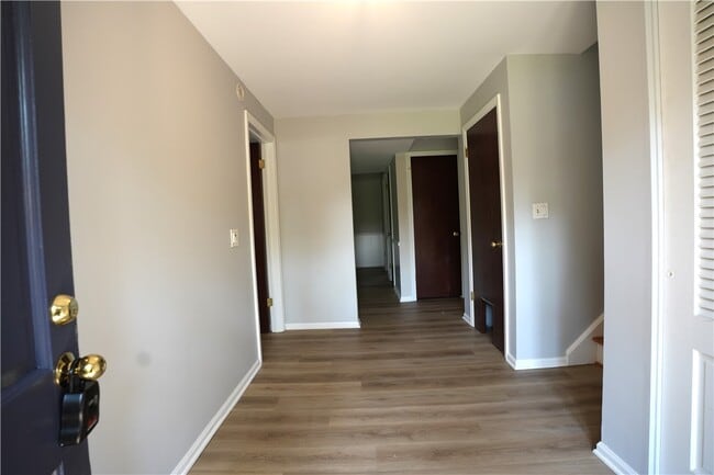 Building Photo - 28 Candlewood Dr