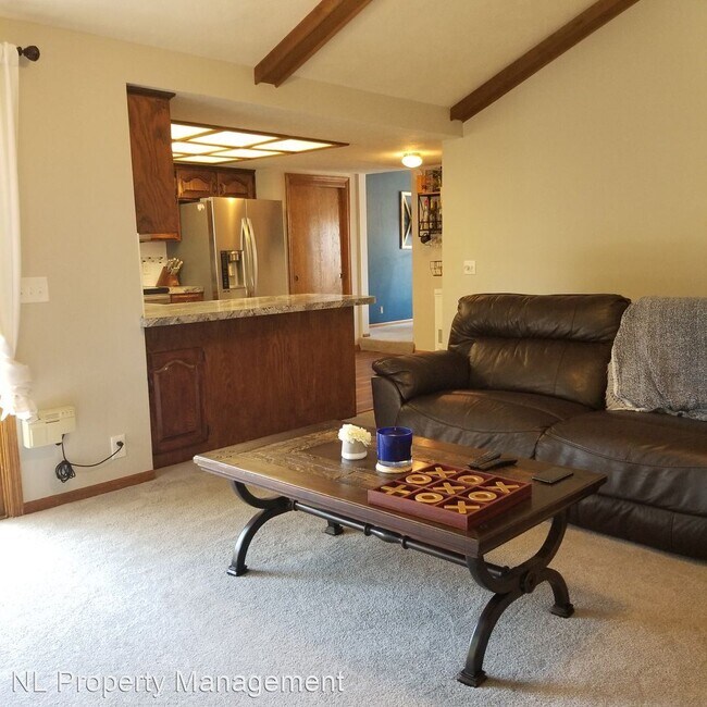 Foto del edificio - 3 br, 3 bath House - 5017 S. 162nd St