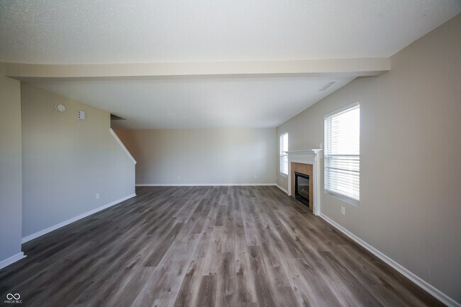 Foto del edificio - 3103 Black Forest Ln