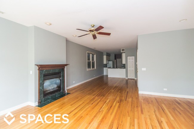 Foto del edificio - 3835 N Southport Ave