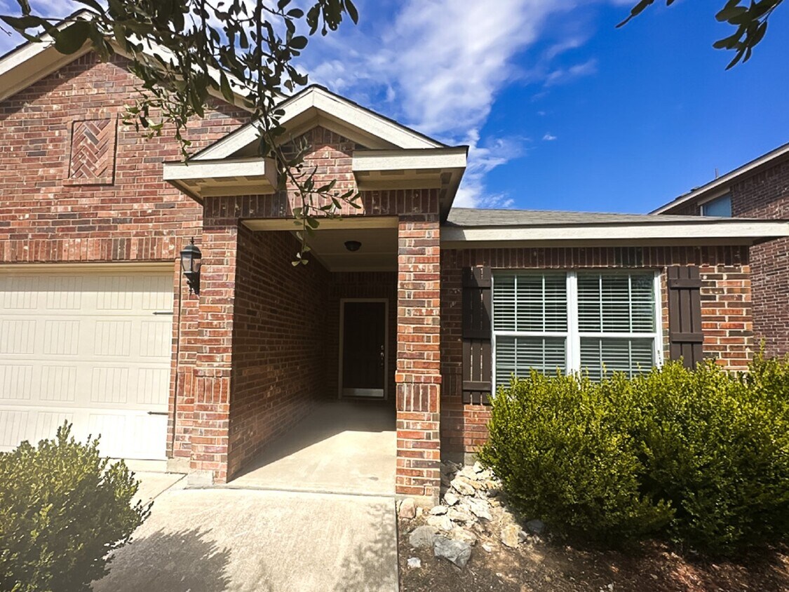 Primary Photo - **CUTE 3 Bedroom Home, Move-in Ready**