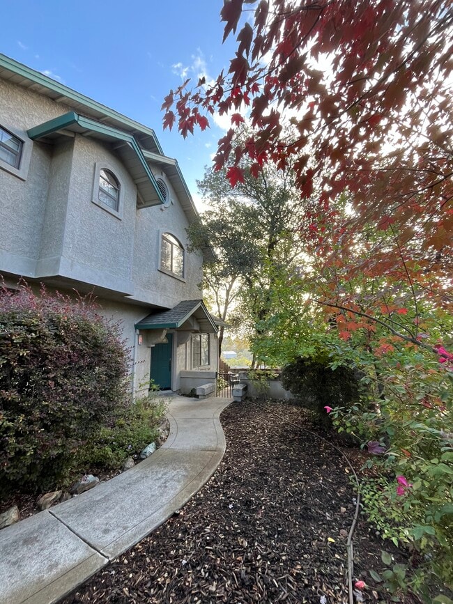 Building Photo - 258 Hoffman Ave