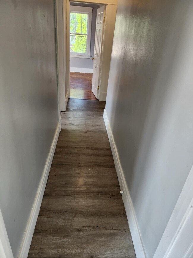 Foto del edificio - 137 Laird Ave