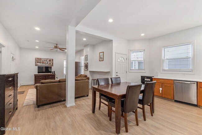 Foto del edificio - 2210 15th St