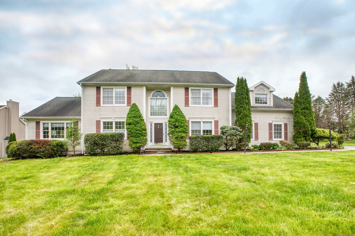 Foto principal - 9 Mayflower Ln