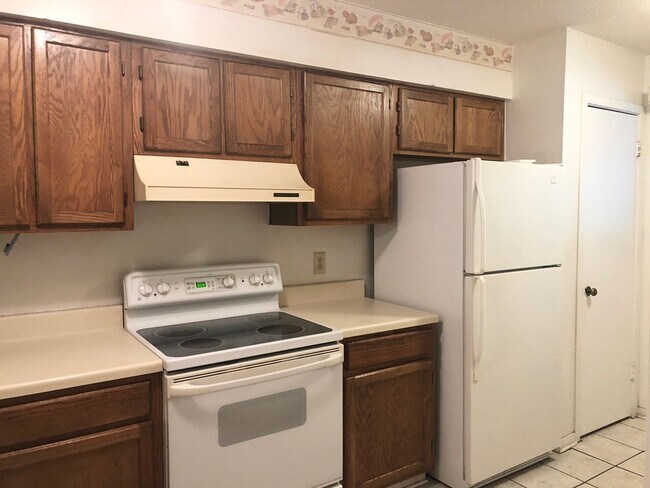 Building Photo - 2-Bedroom Hilton Head Rental Near Beach, A...