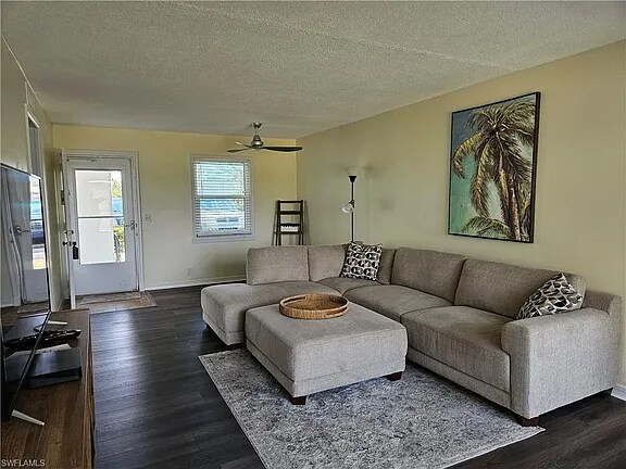 Building Photo - 1724 Pine Valley Dr