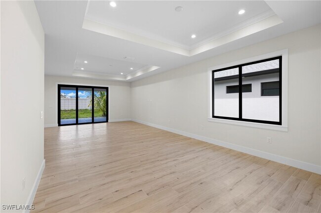 Building Photo - 3012 Pine Tree Dr