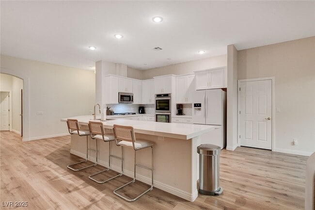 Building Photo - 10720 Elm Ridge Ave