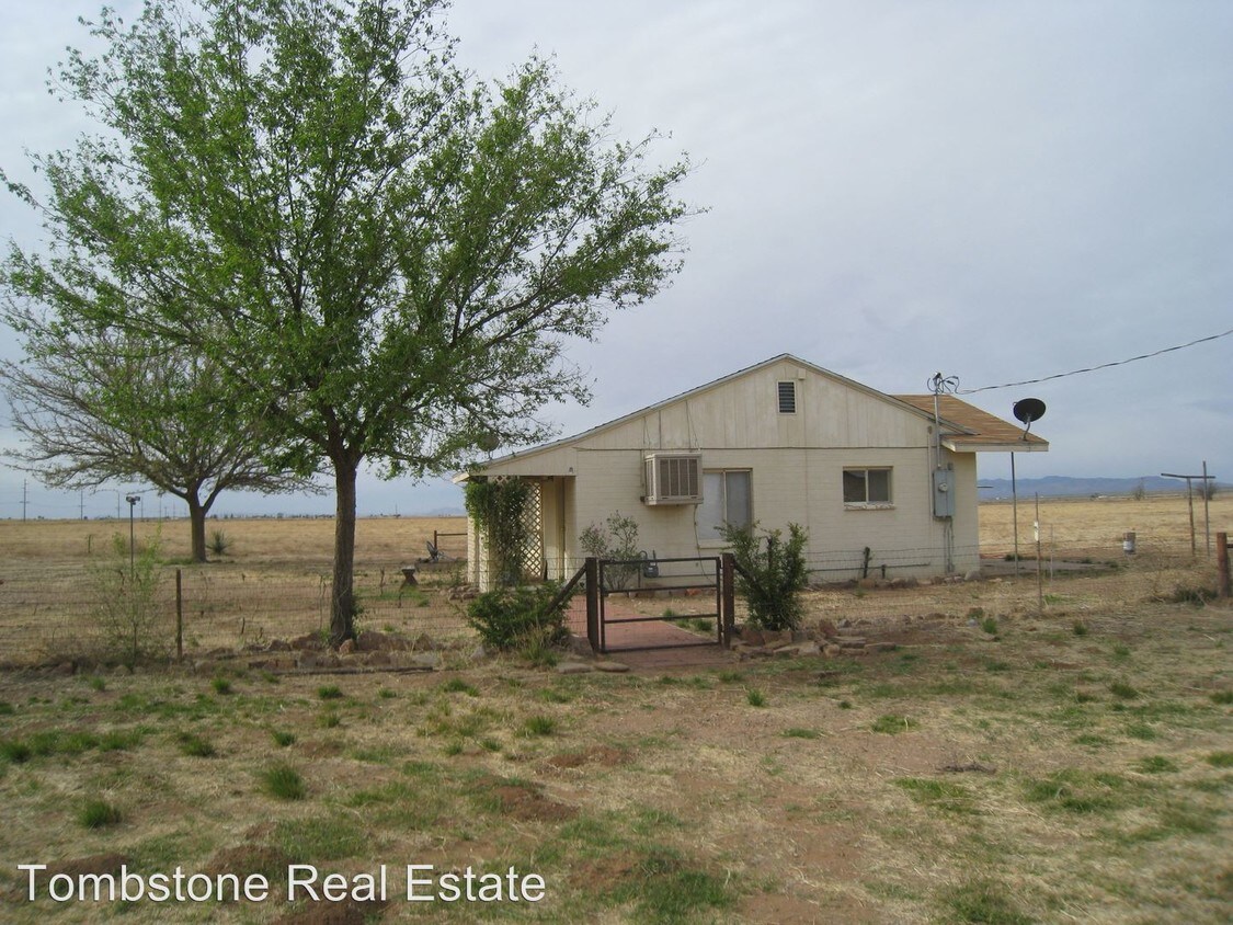 Primary Photo - 1 br, 1 bath House - 11476 Martineau Rd