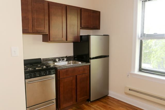 Foto del edificio - 4551 N Damen Ave