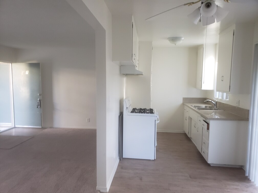 Foto principal - 7622 Crescent Ave