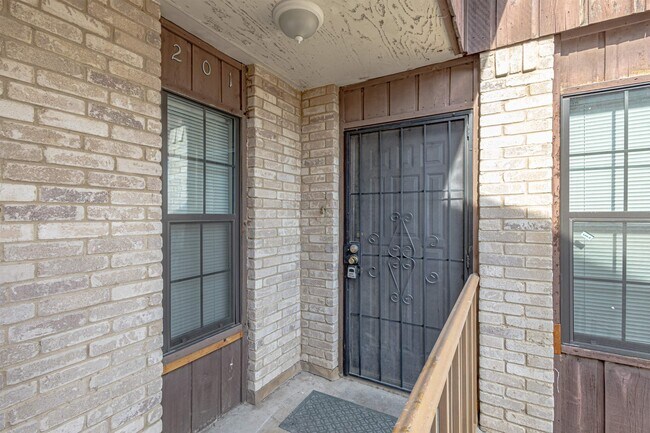 Foto del edificio - 100 Hillside Rd