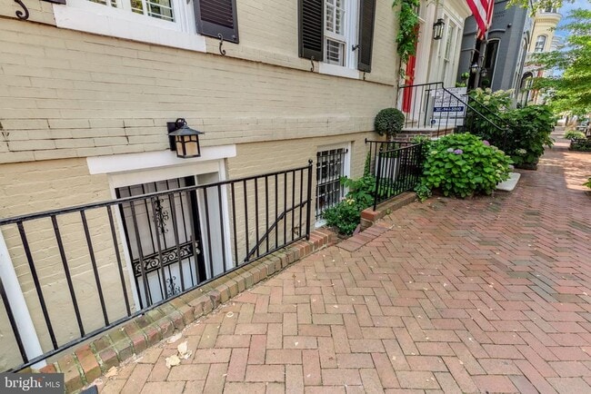 Foto del edificio - 3100 N St NW