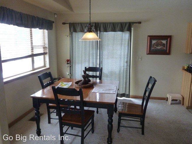 Building Photo - 3 br, 2 bath House - 98 Limber Pine Dr.