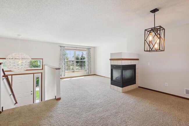 Building Photo - 15024 Farnham Ave N