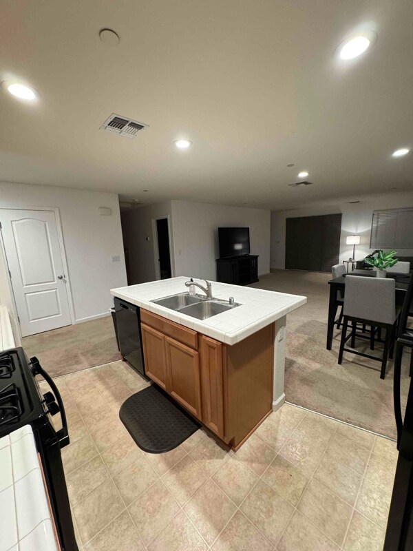 Foto del edificio - 1335 Meadow Ranch St