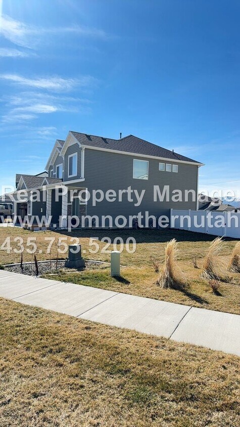 Foto del edificio - Great 5 bedroom home available in April in Nibley!
