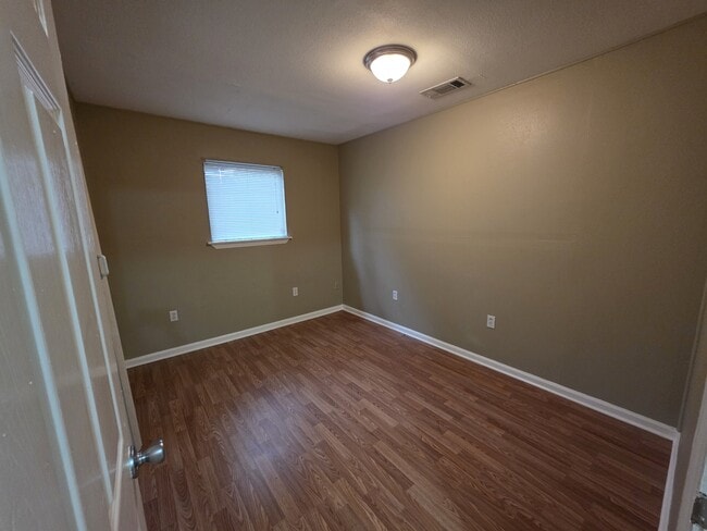 Building Photo - 2135 Richmond St