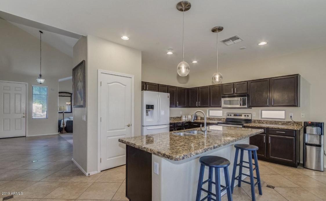 Foto principal - 18041 W Caribbean Ln